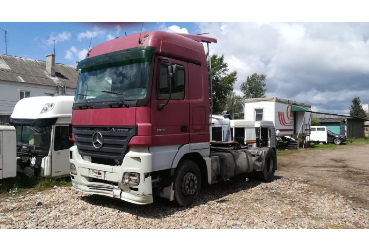Mercedes Actros 2003 года 