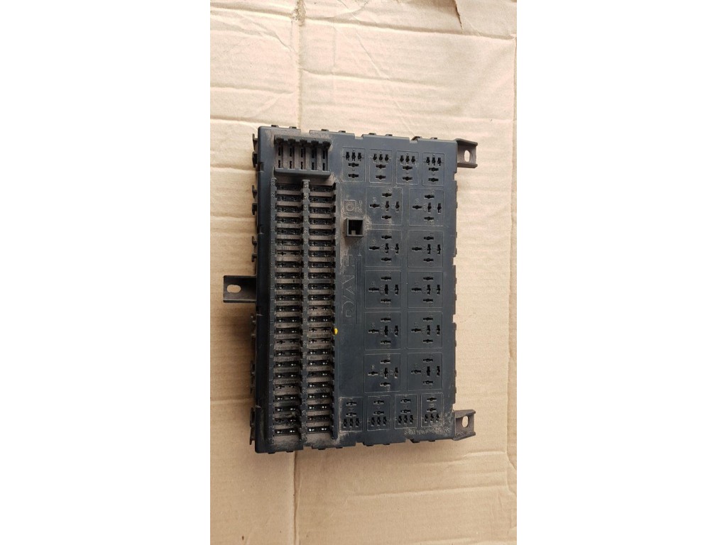 Блок предохранителей DAF XF95 2002-2006 2003