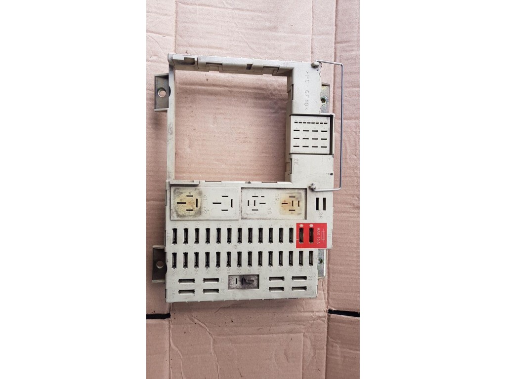 Блок предохранителей MAN TGA 2000-2008 2004