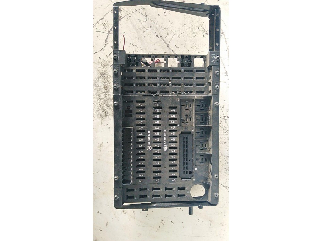 Блок предохранителей Mercedes Actros MP1 1996-2002 2001