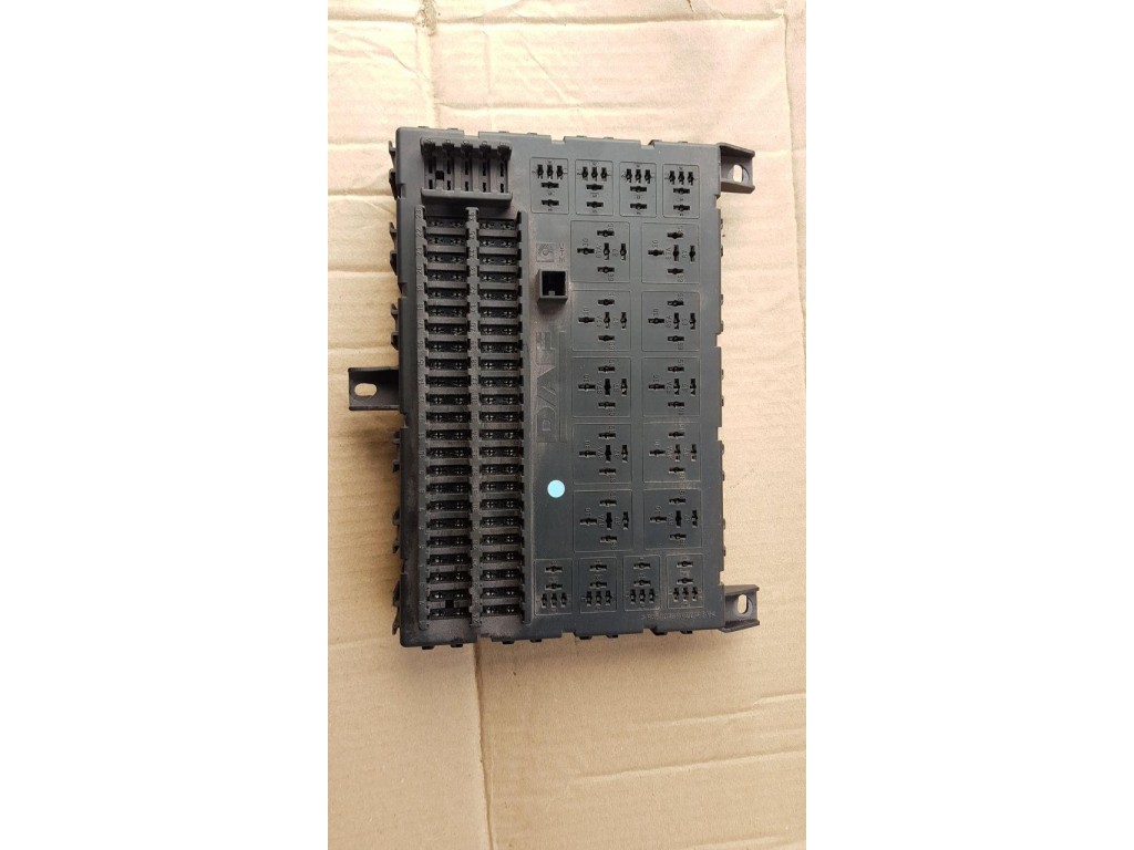 Блок предохранителей DAF XF 105 2005-2013 2008