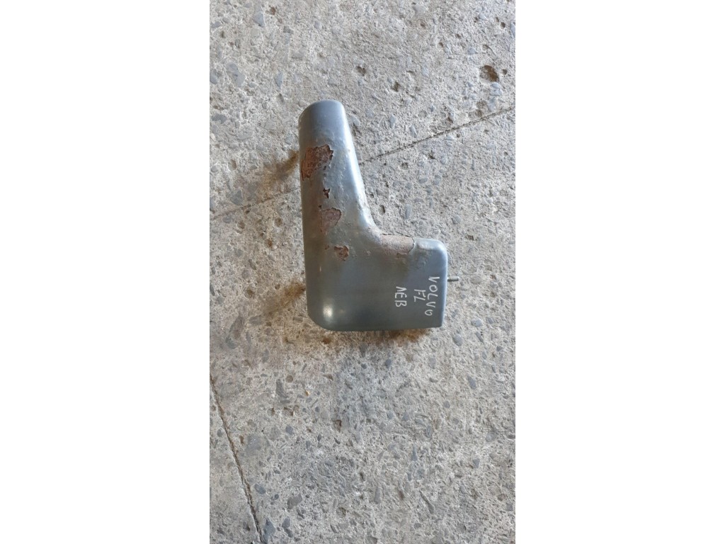 Часть бампера левая Volvo FL 2009