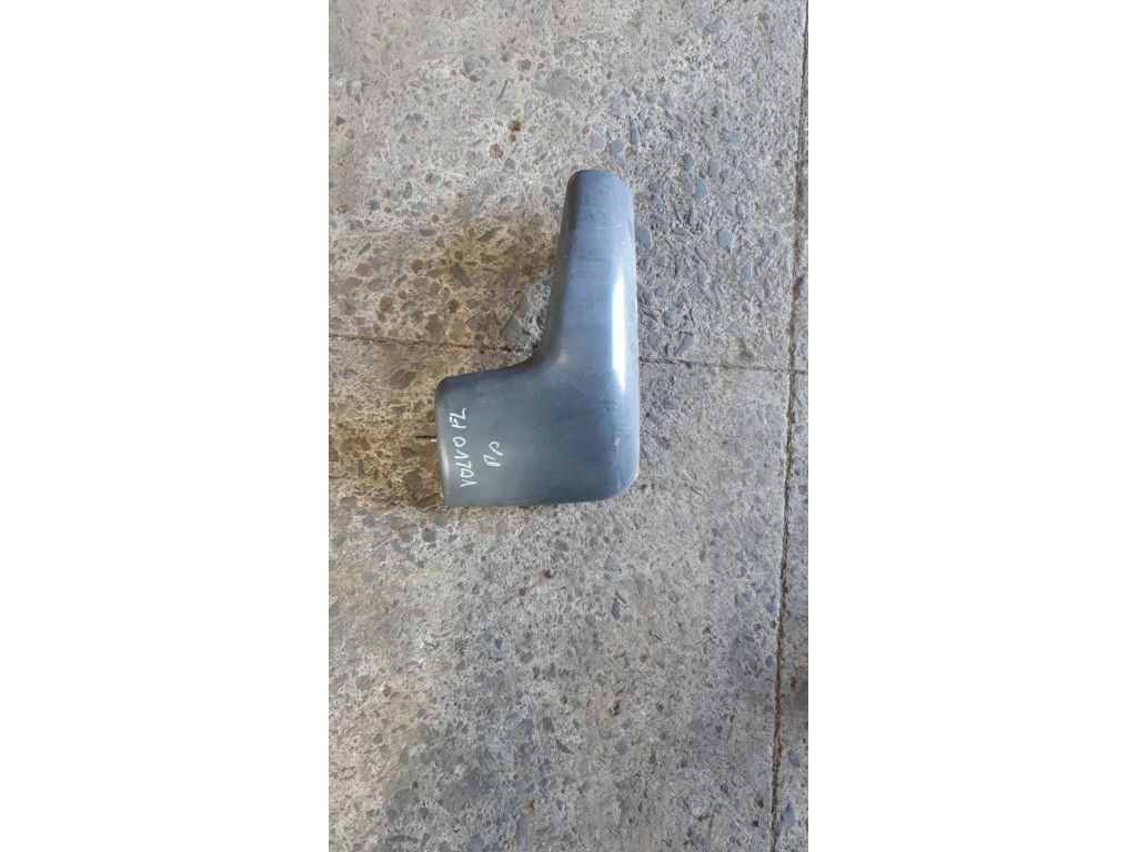 Часть бампера правая Volvo FL 2009