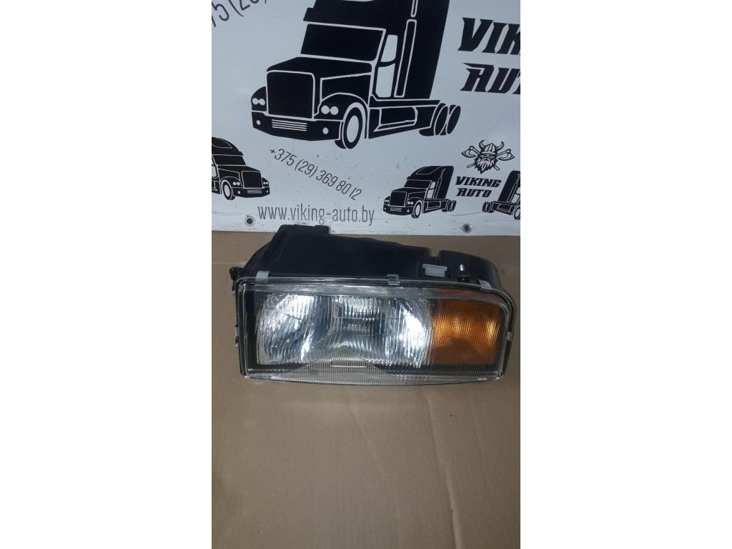 Фара головного света правая Mercedes