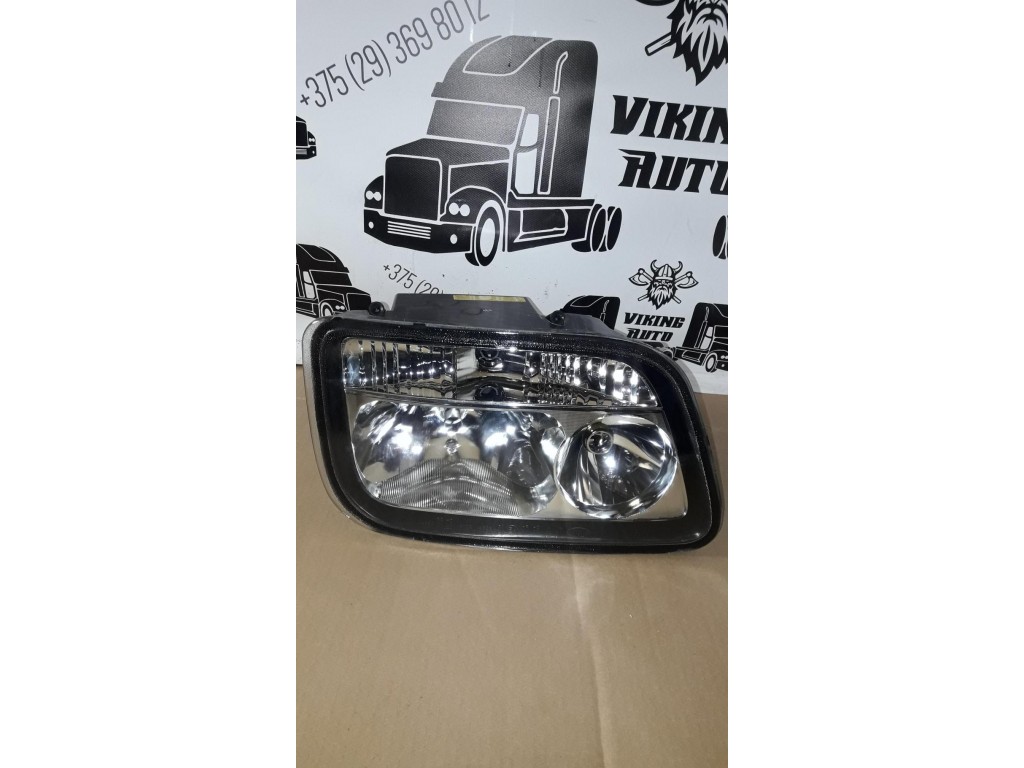Фара головного света правая Mercedes