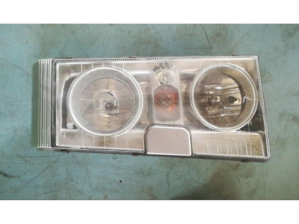 Фара правая Renault Magnum Mack 2001-2005 2002