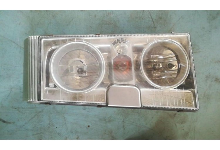 Фара правая Renault Magnum Mack 2001-2005 2002