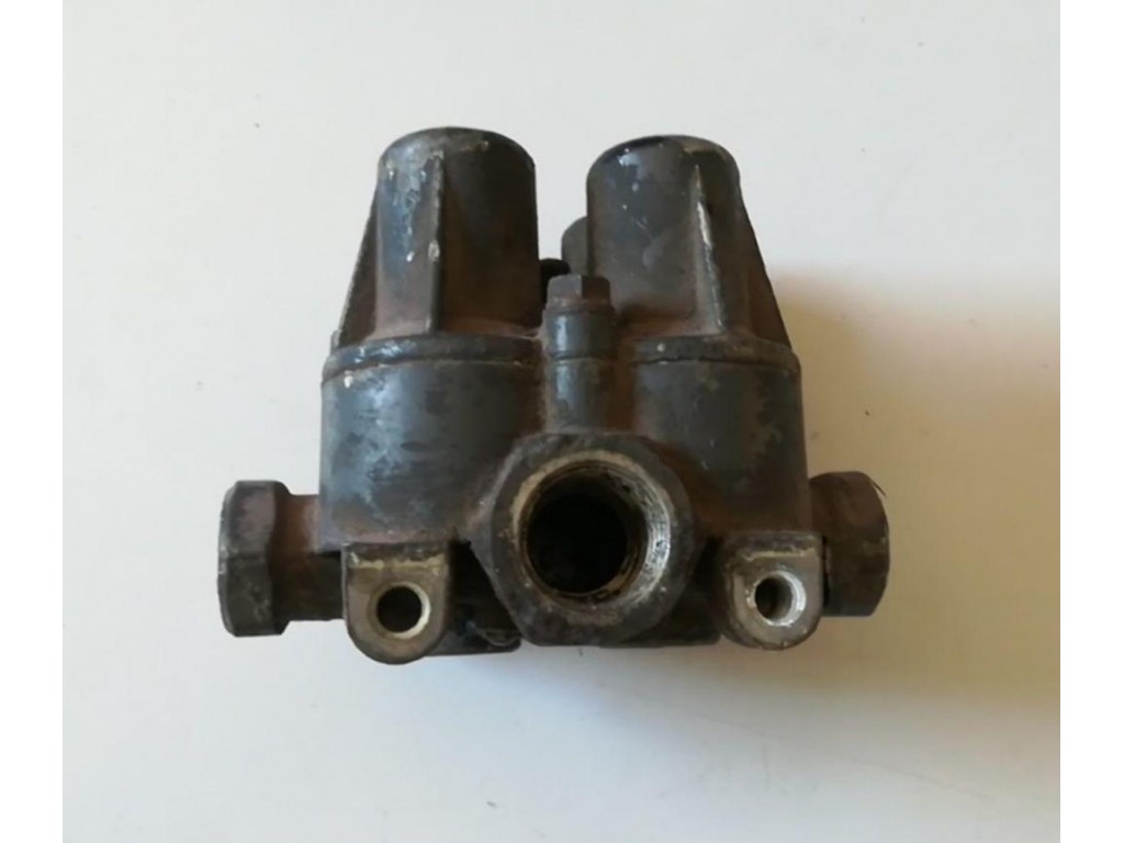 Клапан защитный 4-х контурный DAF 95XF 1997-2002 2000