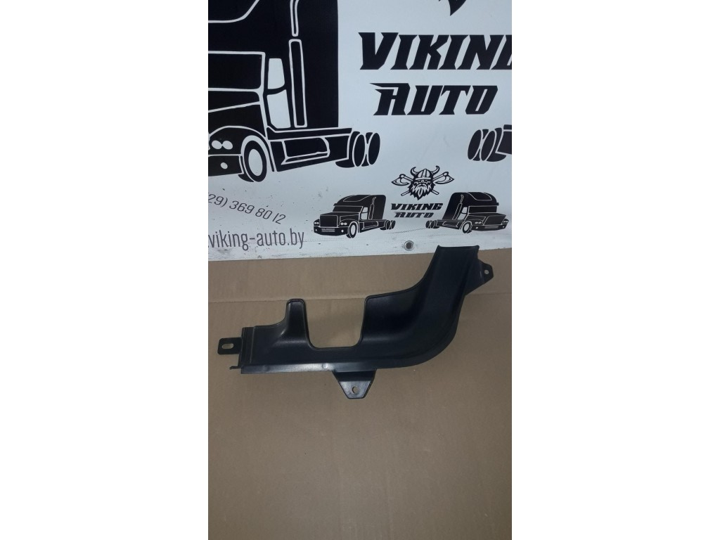 Кожух левый часть бампера Mercedes