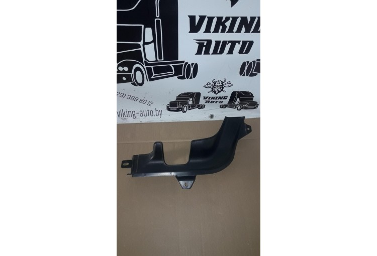 Кожух левый часть бампера на Mercedes