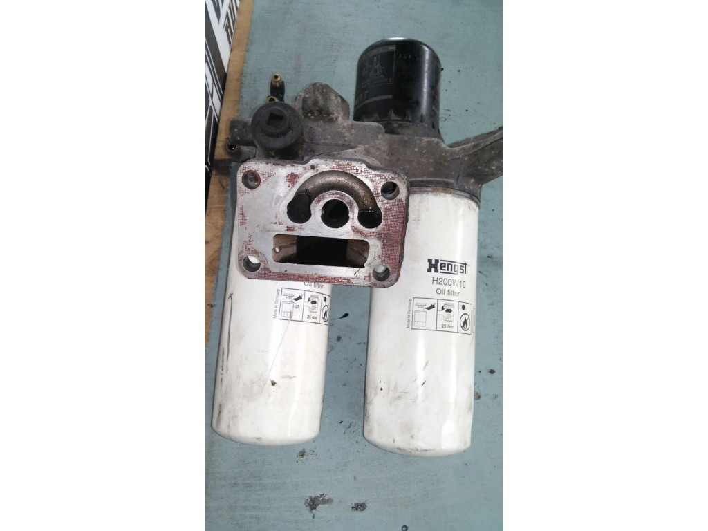 Корпус масляного фильтра Renault Magnum Mack 2001-2005 2003