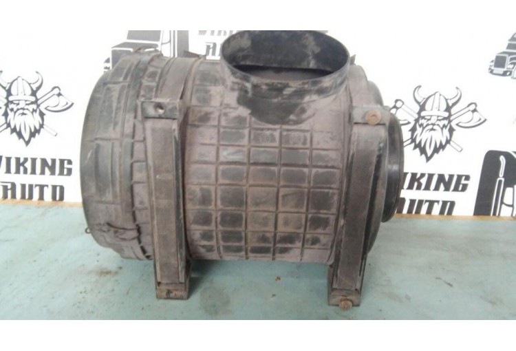 Корпус воздушного фильтра Renault Magnum Mack 2001-2005 2003