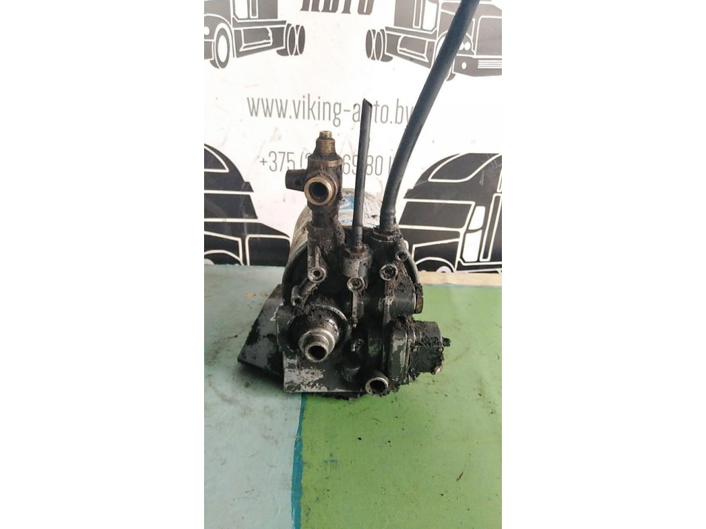 Кран масловлагоотделителя (разгрузка) Mercedes 817 1984-1998 1996