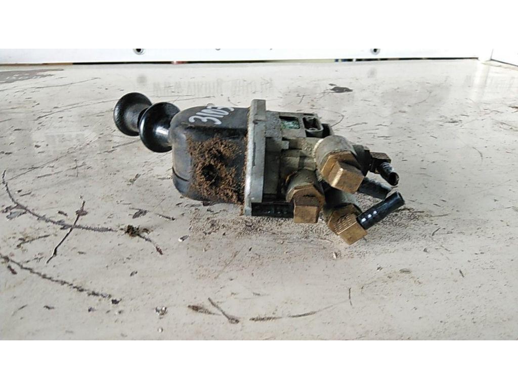 Кран ручника Mercedes Actros MP1 1996-2002 2001