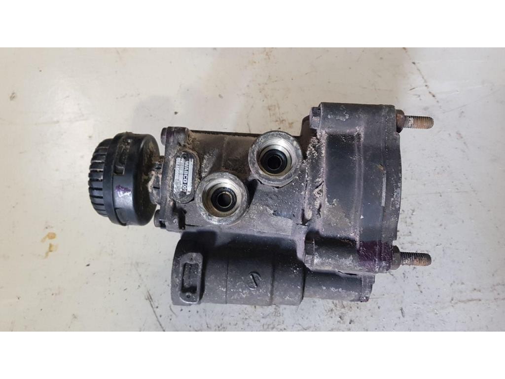 Кран управления тормозами прицепа MAN TGA 2000-2008 2004