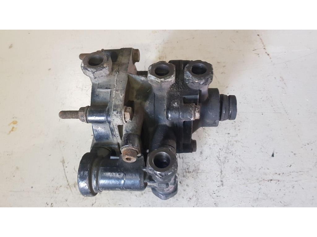 Кран управления тормозами прицепа MAN L2000 1994-2000 1998