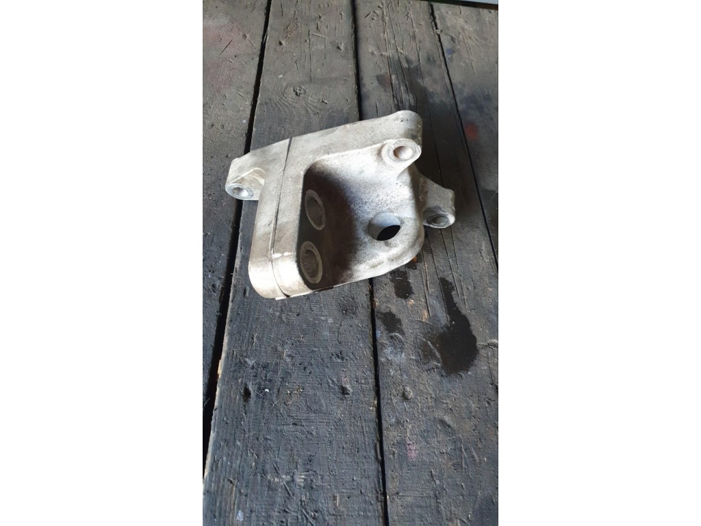 Кронштейн двигателя Renault Magnum DXI 2006-2013 2008