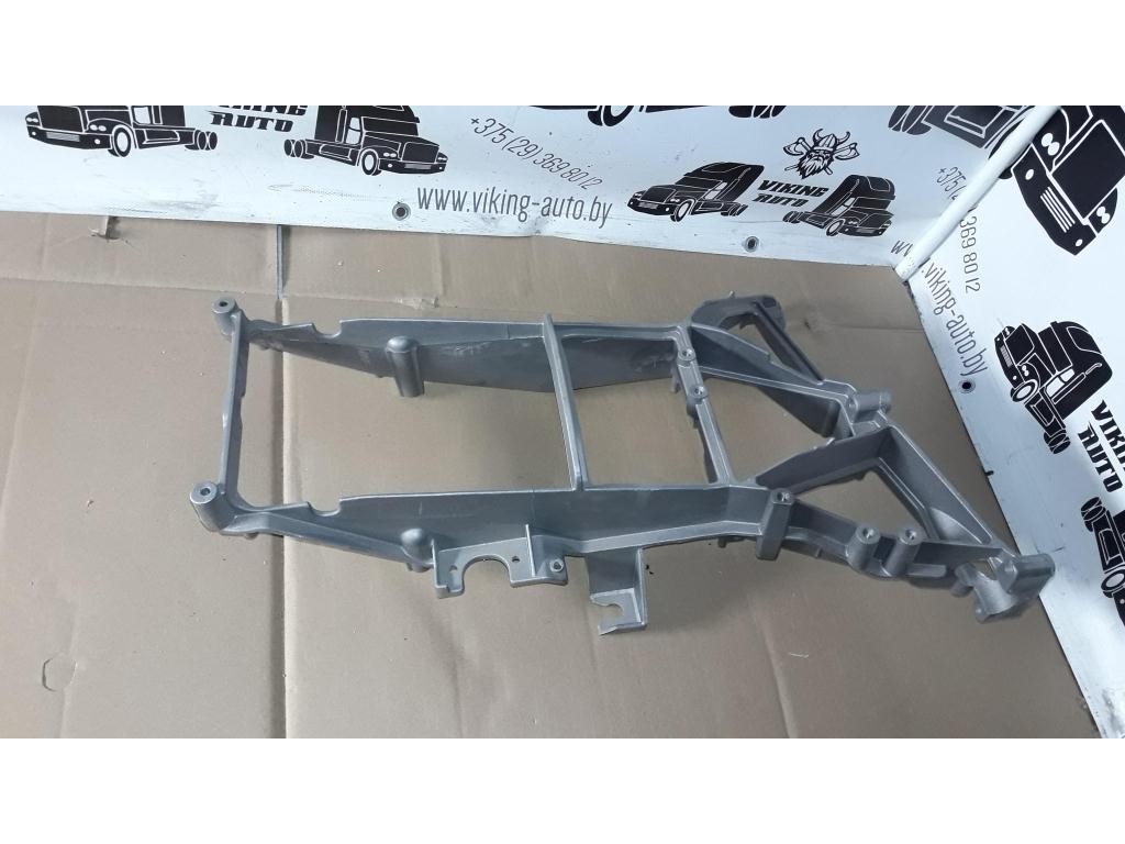 Кронштейн фар левый(паук) DAF