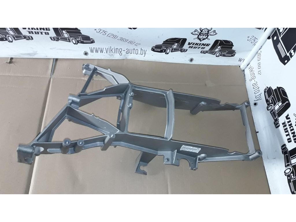 Кронштейн фар правый(паук) DAF