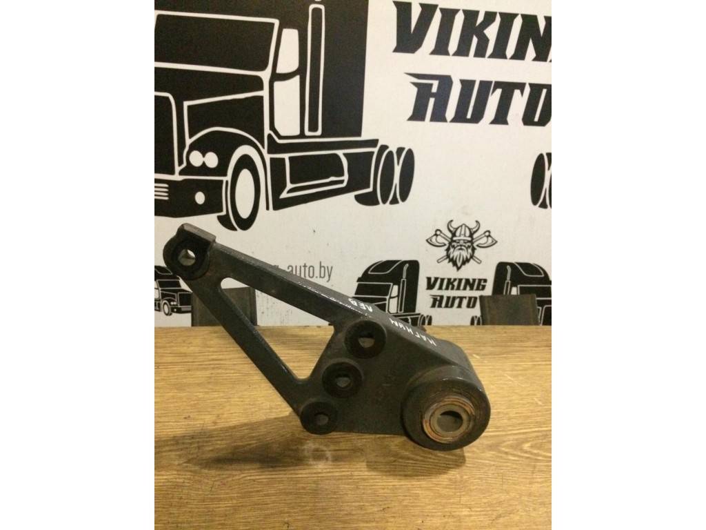 Кронштейн крепления передней рессоры Renault Magnum DXI 2006-2013 2010