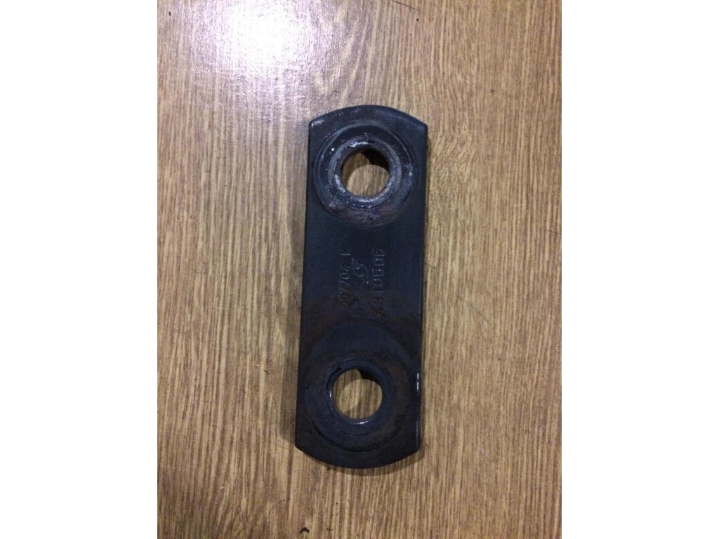 Кронштейн крепления передней рессоры Renault Magnum DXI 2006-2013 2010