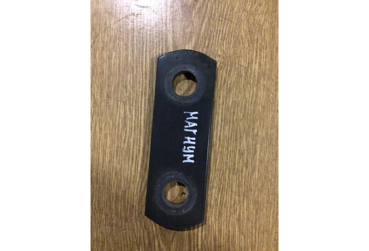 Кронштейн крепления передней рессоры Renault Magnum DXI 2006-2013 2010