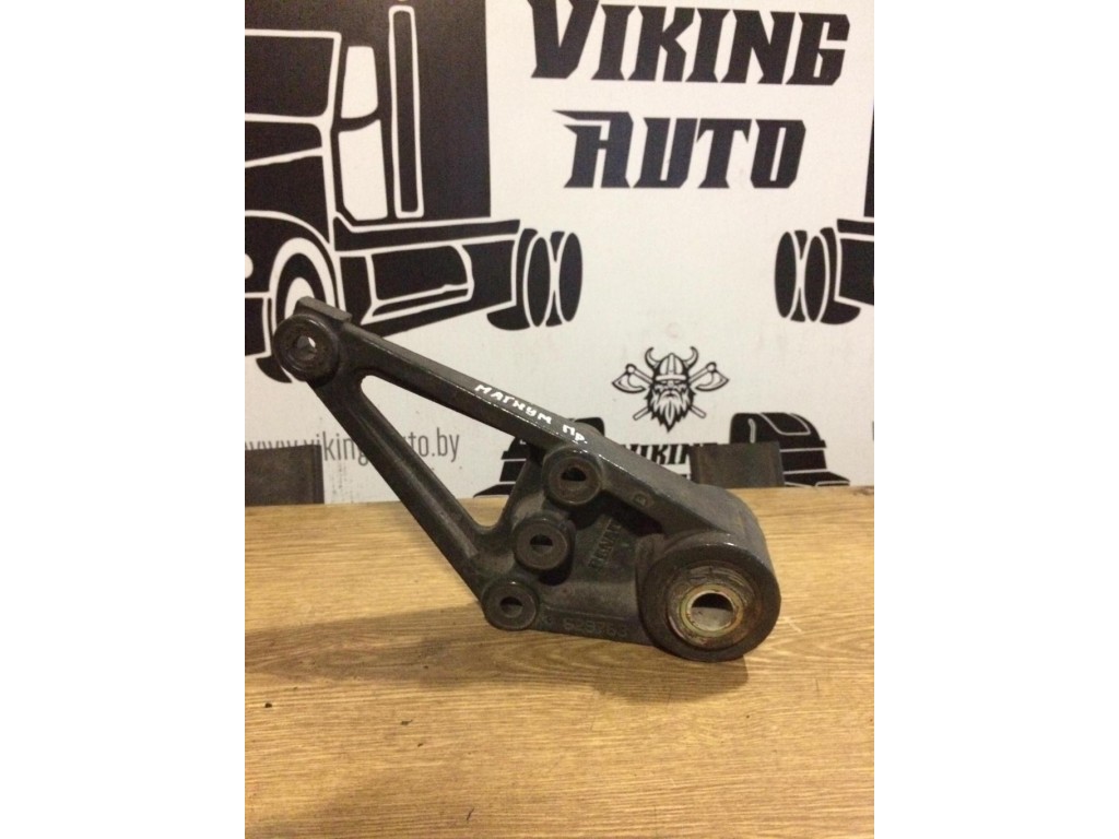 Кронштейн крепления передней рессоры Renault Magnum DXI 2006-2013 2010