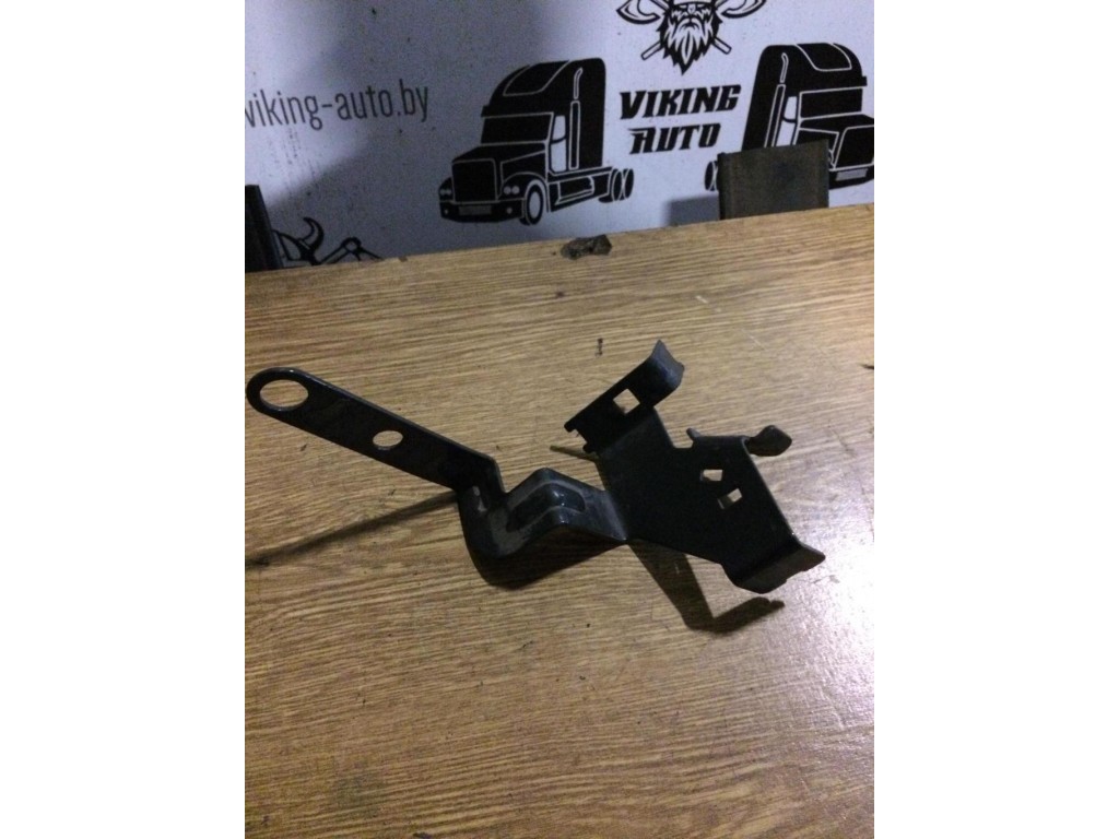 Кронштейн Renault Magnum DXI 2006-2013 2010