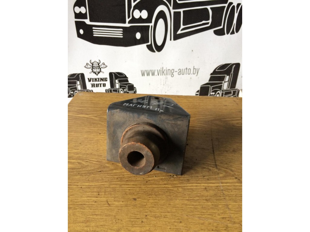 Кронштейн Renault Magnum DXI 2006-2013 2010