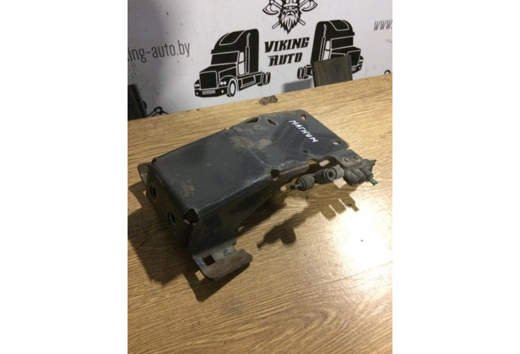 Кронштейн Renault Magnum DXI 2006-2013 2010