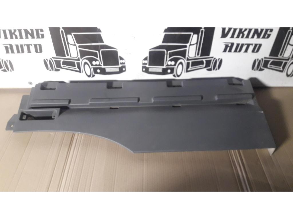 Накладка двери левая DAF