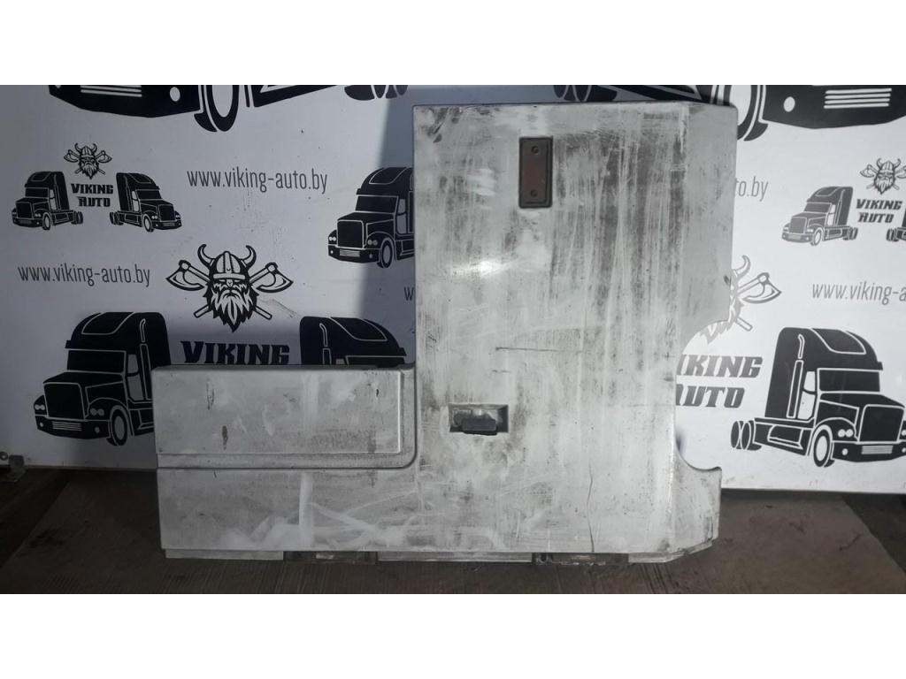 Накладка (кузов наружные) Renault Magnum Mack 2001-2005 2003