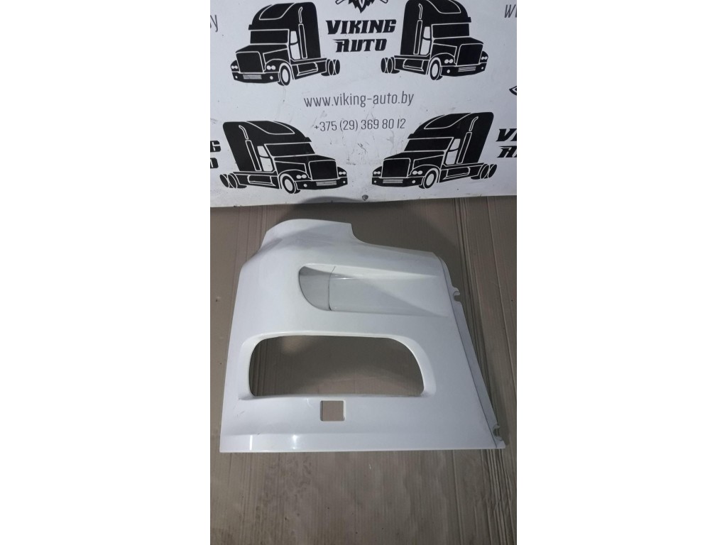 Облицовка фары правая DAF