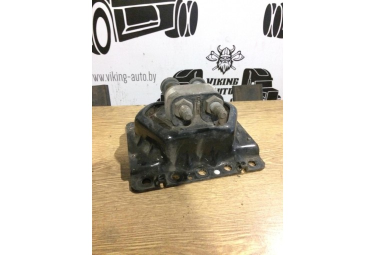 Опора двигателя задняя Renault Magnum DXI 2006-2013 2010