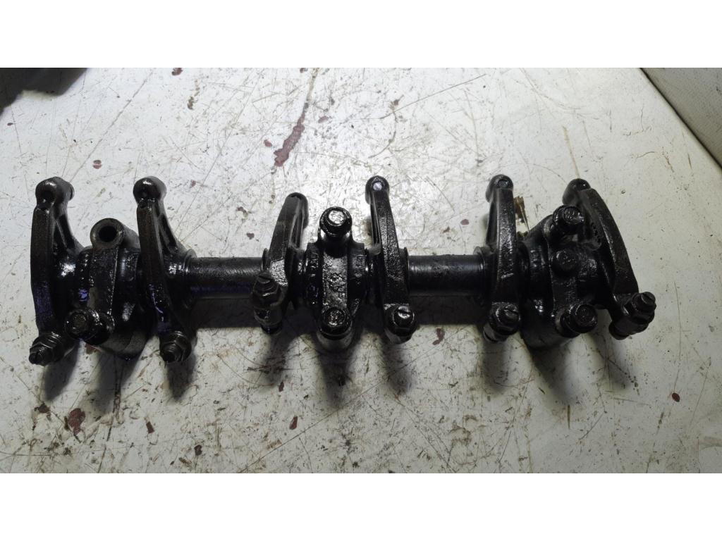 Ось коромысла (рокер) Renault Magnum Mack 2001-2005 2004