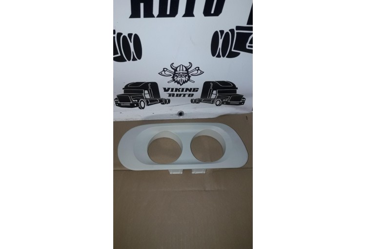 Рамка противотуманой фары правой на DAF