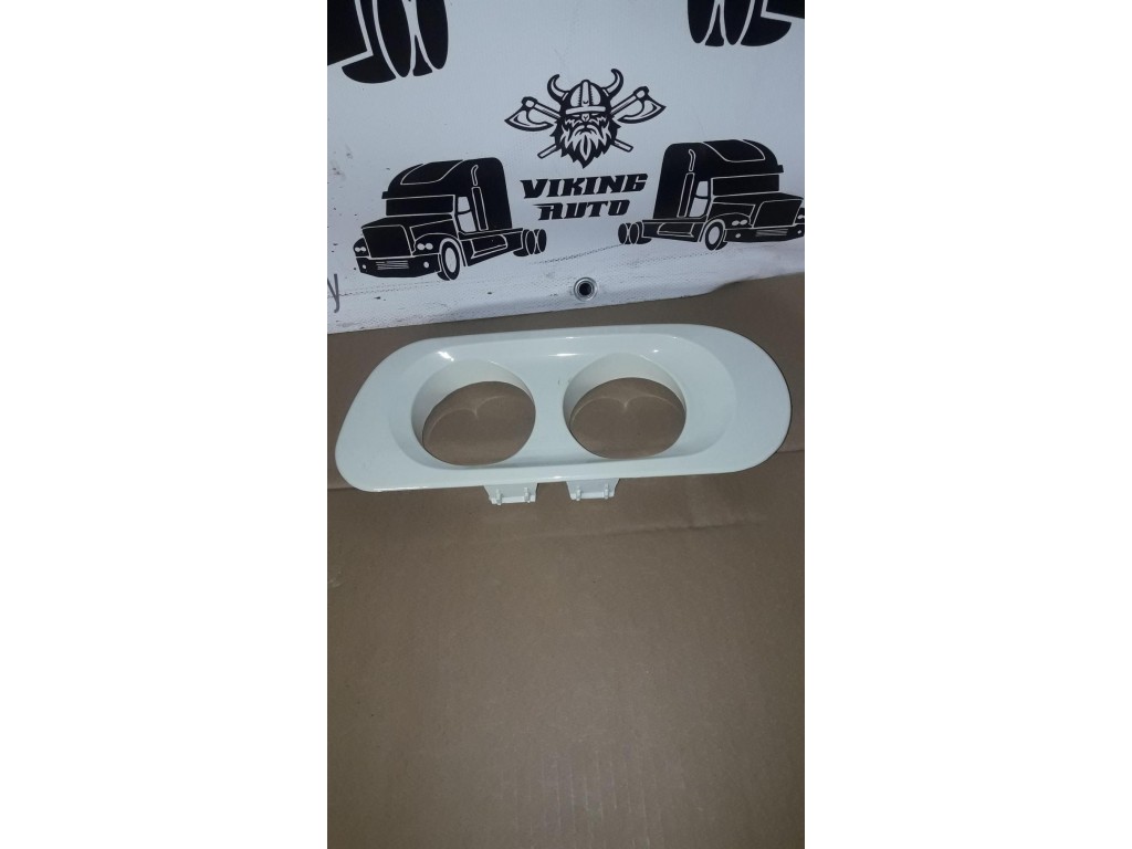 Рамка противотуманой фары левой DAF