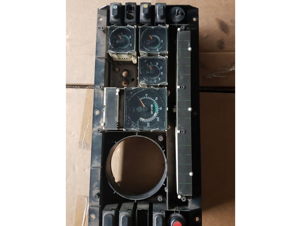 Щиток приборов (приборная панель) DAF 95 ATI 1993-1996 1995