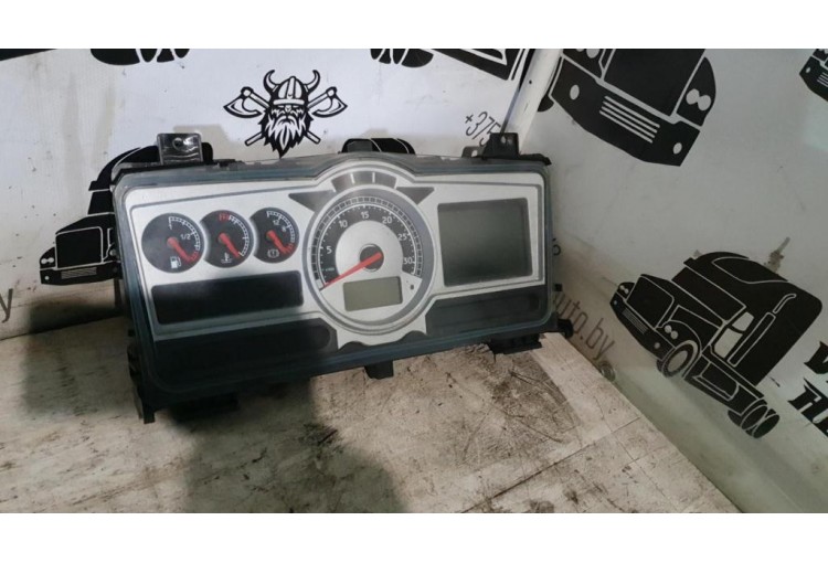 Щиток приборов (приборная панель) Renault Magnum DXI 2006-2013 2008