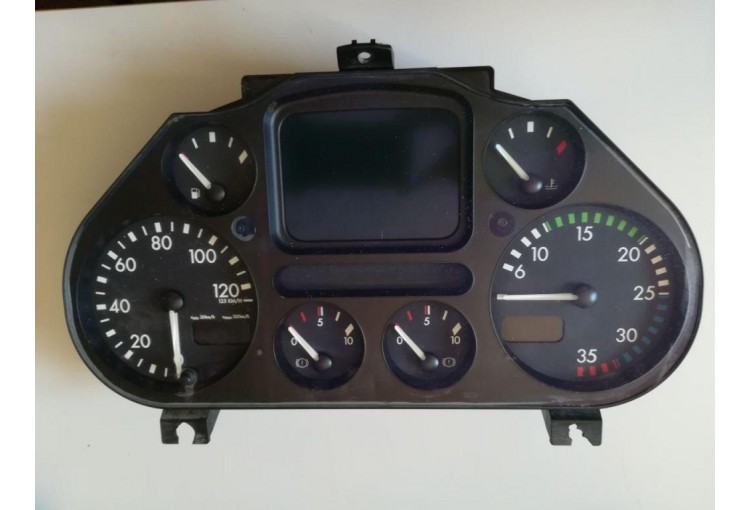 Щиток приборов (приборная панель) DAF LF 2001-2005 2001