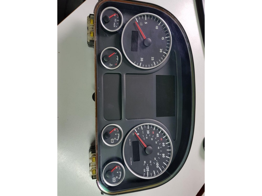 Щиток приборов (приборная панель) MAN TGX 2007-2011 2010