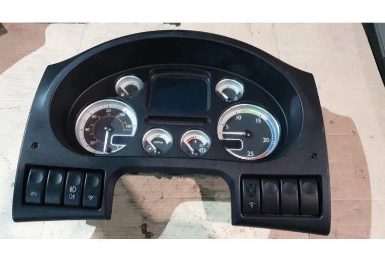 Щиток приборов (приборная панель) DAF XF 105 2005-2013 2008