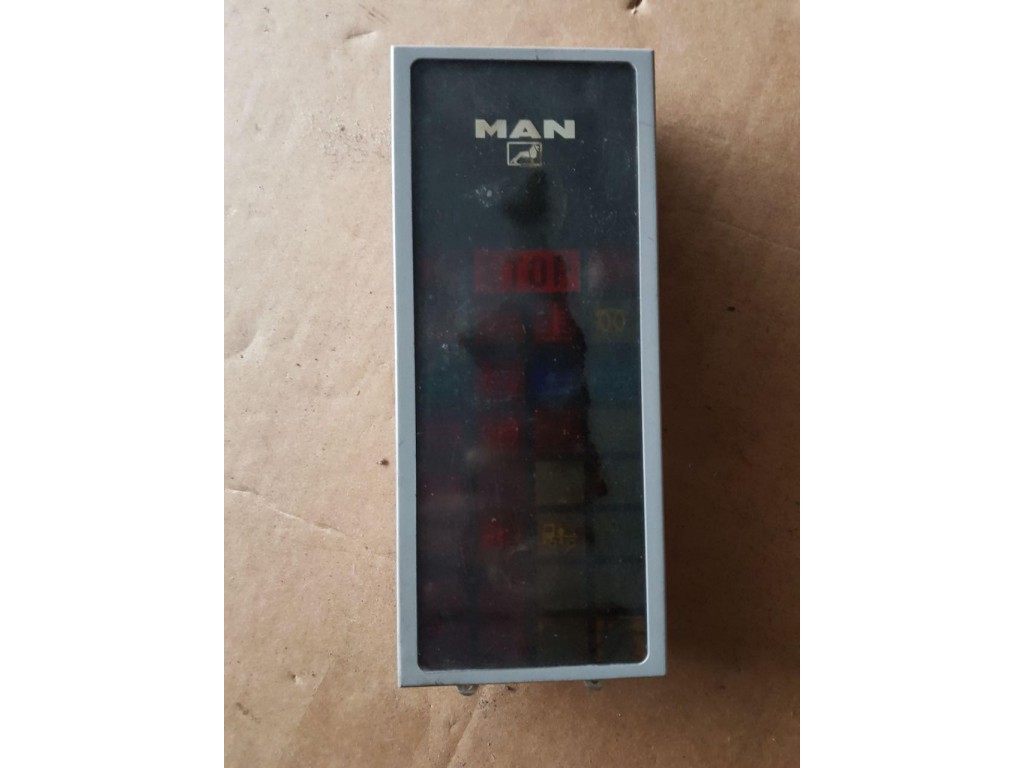 Щиток приборов (приборная панель) MAN L2000 1994-2000 1995