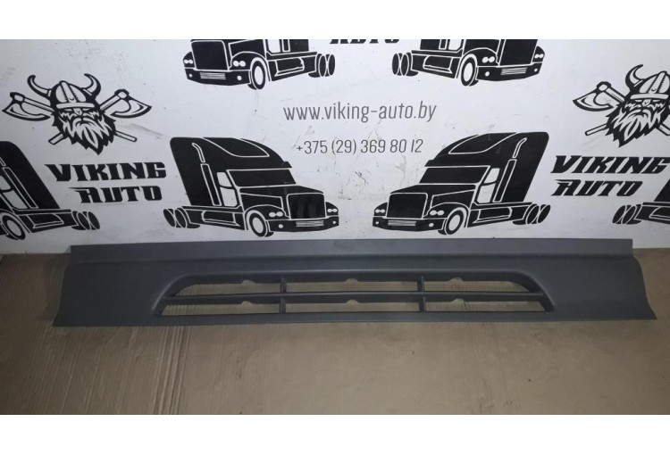 Спойлер переднего бампера на Mercedes