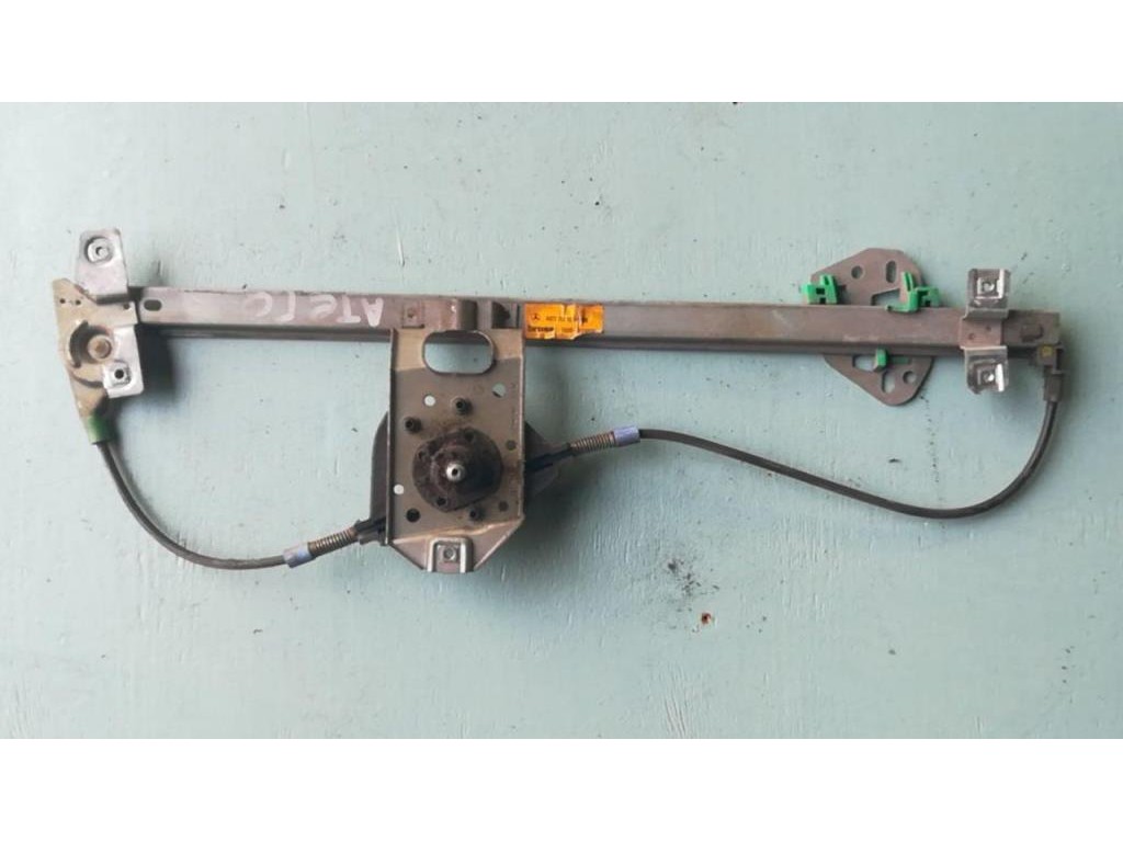 Стеклоподъемник механ. передний правый Mercedes Atego (1) 1998-2003 1998