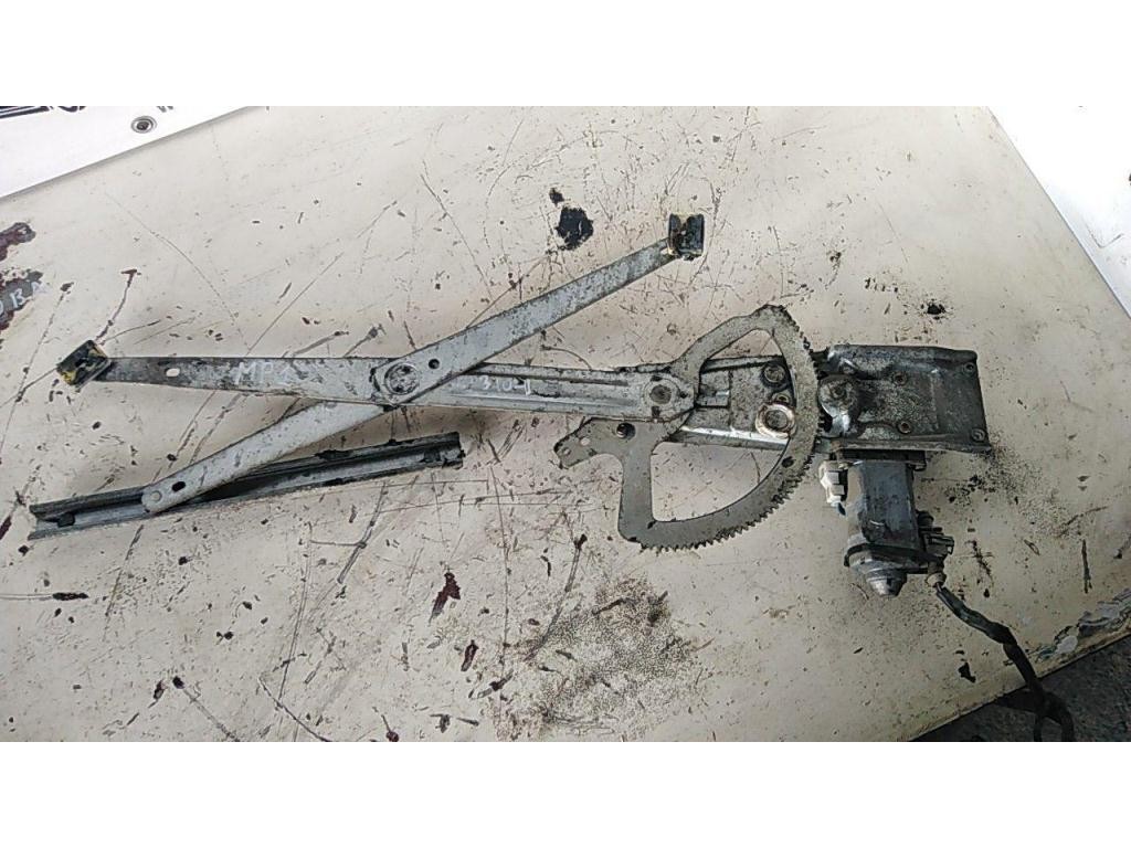 Стеклоподъемник передний правый Mercedes Actros MP1 1996-2002 2001