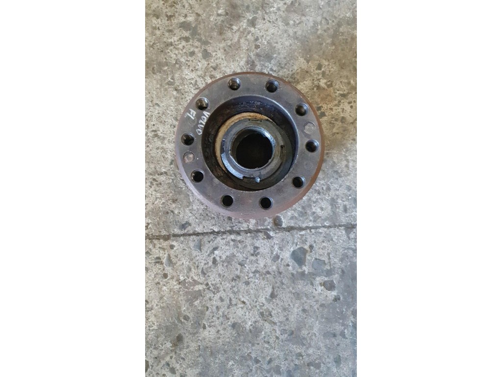 Ступица передняя Volvo FL 2009