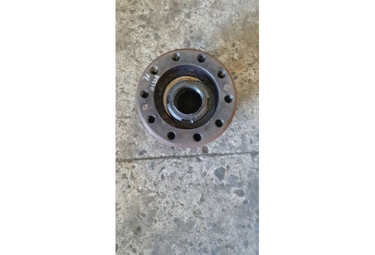 Ступица передняя Volvo FL 2009