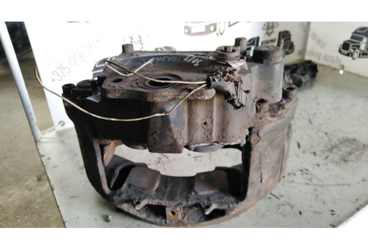 Суппорт передний левый Renault Magnum Mack 2001-2005 2003