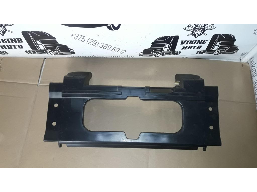 Центральная часть бампера Mercedes